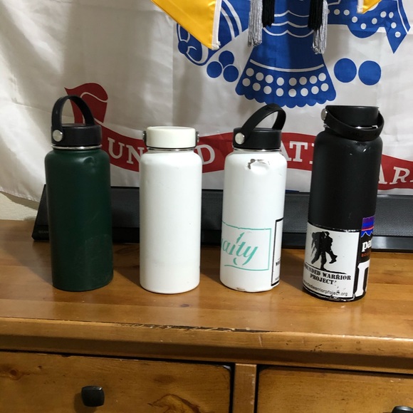 Hydro Flasks - Picture 3 of 4